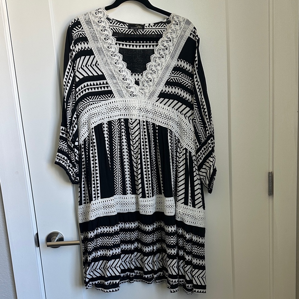 Suzanne Betro Black and White Patterned Dress